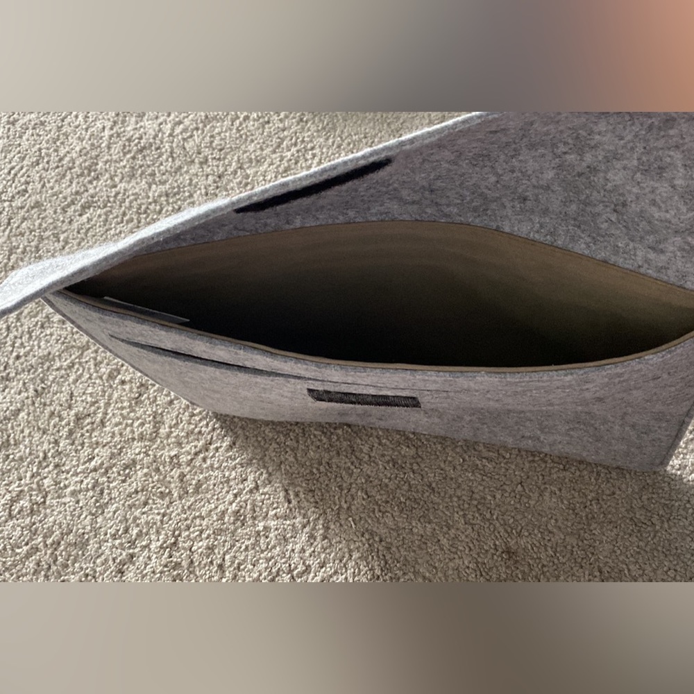 Amazon Basics Laptop case - Picture 3 of 4